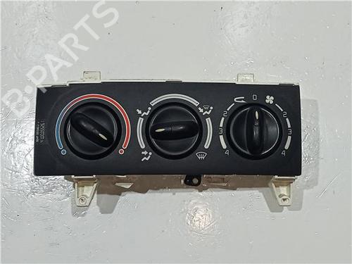 Used Climate control RENAULT MEGANE II Saloon (LM0/1_) 1.9 dCi (131 hp) 23913354