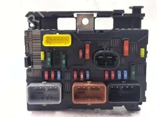 Used Fuse box Fuse box 39650187 39650187