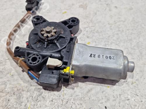 Used Right front window motor HYUNDAI SANTA FÉ I (SM) 2.0 CRDi (113 hp) 29708057