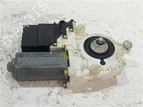 Vindusheismotor venstre bak SEAT LEON (1M1) 1.9 TDI (110 hp) 23913025