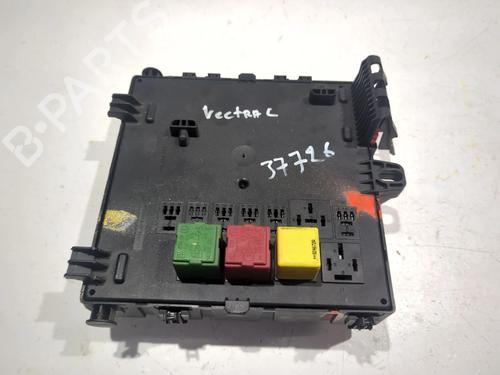 Zekeringkast OPEL VECTRA C (Z02) 2.0 DTI 16V (F69) (101 hp) 23902604