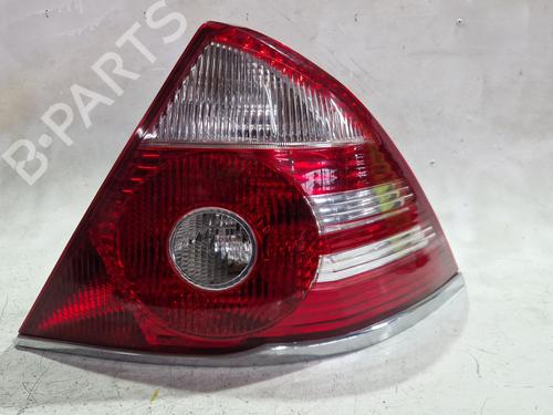 right-taillight-ford-mondeo-iii-b5y-2000-2001-2002-2003-2004-2005-2006-2007-34157958 main image