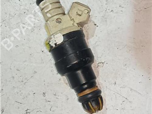 Used Injector BMW 5 (E34) 525 i 24V (192 hp) 23921277