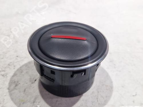 Used Air vent Air vent DACIA SANDERO II 1.5 dCi 75 / Blue dCi 75 (B8JW, B8M4, B8AH, B8M7, B8M6) (75 hp) 33618053 33618053