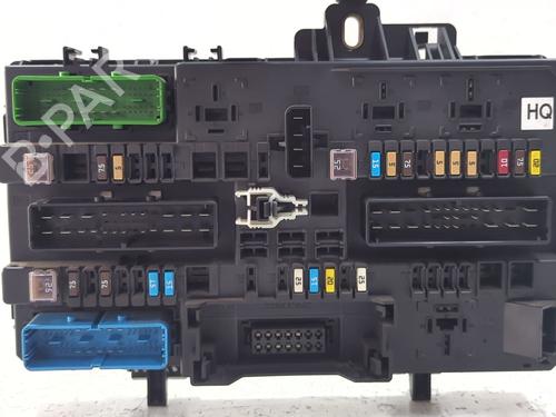 Used Fuse box Fuse box 39098764 39098764