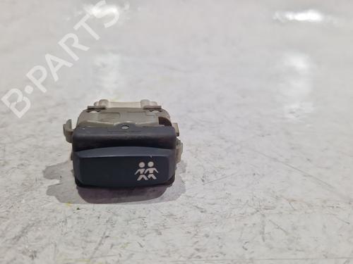 Used Switch Switch RENAULT MEGANE II (BM0/1_, CM0/1_) 1.9 dCi (BM0G, CM0G) (120 hp) 33618121 33618121