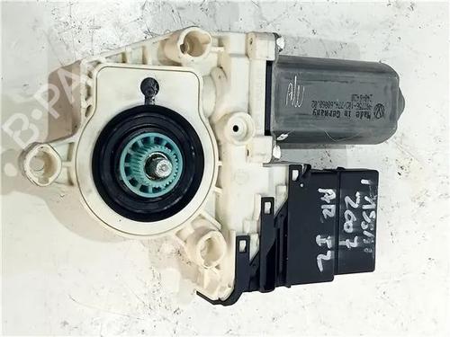 Rudehejsemotor bagstkærm venstre VW PASSAT B6 (3C2) 2.0 TDI (140 hp) 23911399