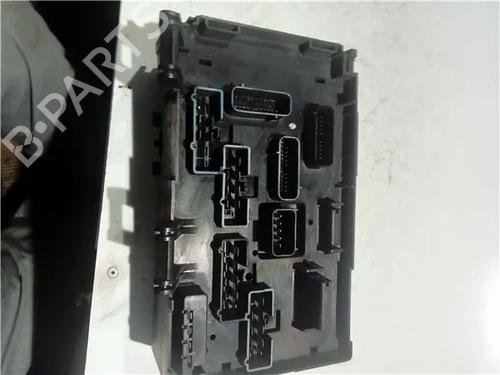 Used Fuse box Fuse box 23924289 23924289