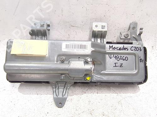 electronic-module-mercedes-benz-c-class-coupe-cl203-2001-2002-2003-2004-2005-2006-2007-2008-2009-2010-2011-32657296 main image