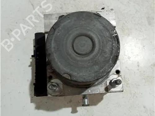 Used ABS pump FIAT GRANDE PUNTO (199_) 1.3 D Multijet (75 hp) 23929755