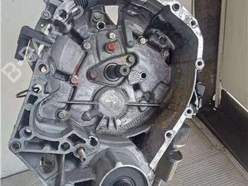 Versnellingsbak RENAULT MEGANE I Classic (LA0/1_) 1.9 dTi (LA08, LA0N, LA0K) (98 hp) 23922913