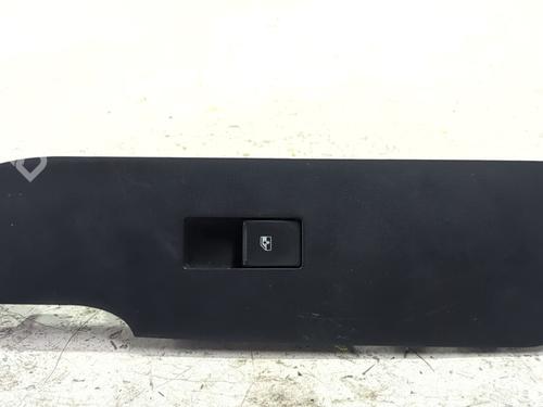 Used Right front window switch Right front window switch CHEVROLET CAPTIVA (C100, C140) 2.0 D 4WD (150 hp) 40063356 40063356