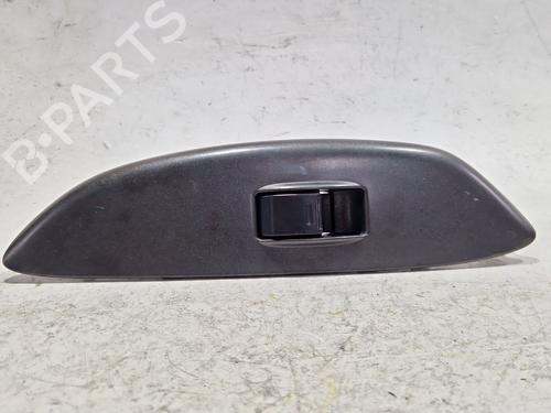 Used Right front window switch TOYOTA YARIS (_P1_) 1.0 (SCP10_, SCP10R) (68 hp) 30456715