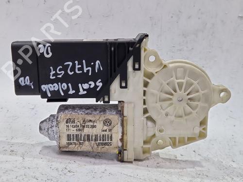 Portierruitmotor rechtsvoor SEAT TOLEDO II (1M2) 1.9 TDI (110 hp) 30002873