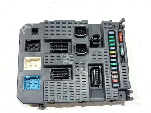 Fuse box PEUGEOT 308 I (4A_, 4C_) 1.6 HDi | BP27310467E1 