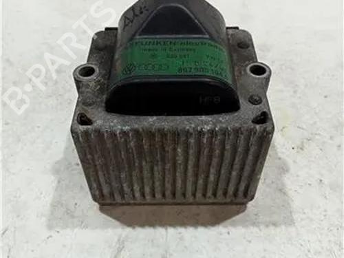 Used Ignition coil VW GOLF III Variant (1H5) 2.0 (115 hp) 23930408