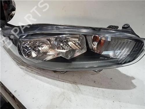 Used Right headlight FORD FIESTA VI (CB1, CCN) 1.5 TDCi (75 hp) 23917971