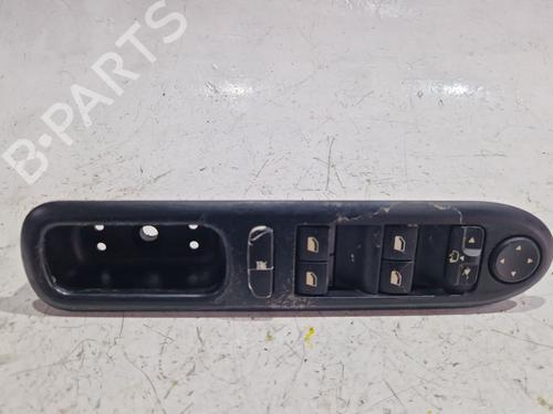 Used Left front window switch Left front window switch PEUGEOT 407 (6D_) 2.0 HDi 135 (6DRHRH, 6DRHRE, 6DRHRG, 6DRHRJ) (136 hp) 35785516 35785516