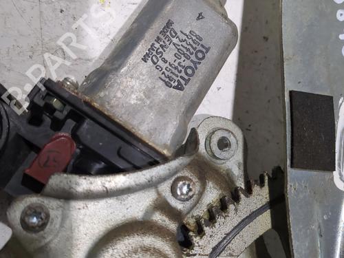 Rudehejsemekanisme ventre foran TOYOTA RAV 4 II (_A2_) 2.0 D 4WD (CLA20_, CLA21_, CLA20R, CLA21R) | BP23902920C22 