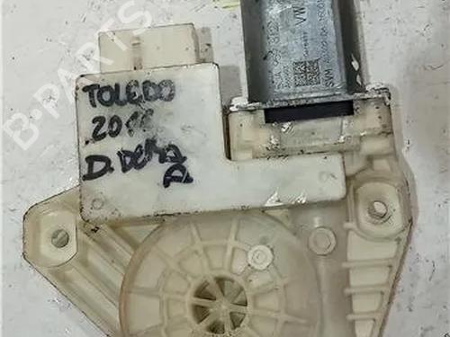 Right front window motor SEAT TOLEDO IV (KG3) 1.2 TSI | BP23913153E20 