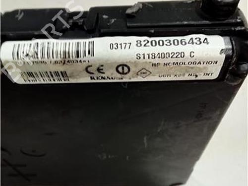Used Fuse box RENAULT MEGANE I Classic (LA0/1_) 1.9 dCi (LA05, LA1F) (102 hp) 23920856