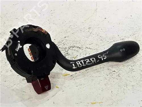 Commutateur SEAT IBIZA II (6K1) 1.4 i 16V (101 hp) 23910102
