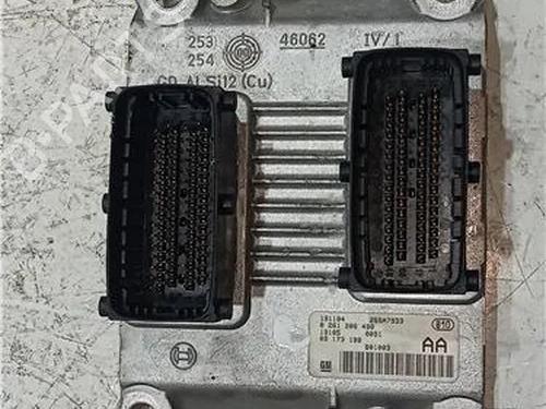 Used Electronic module OPEL OMEGA B (V94) 2.5 DTI (F69, M69, P69) (150 hp) 23913968