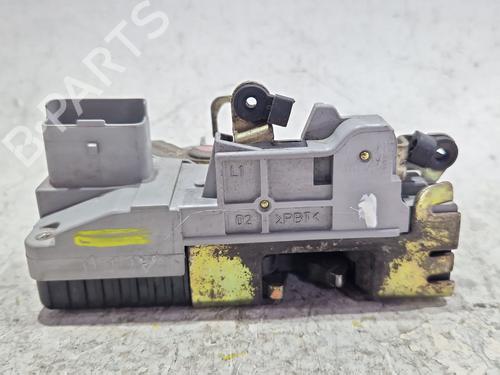 Serratura anteriore sinistra PEUGEOT 206 Hatchback (2A/C) 1.1 i (60 hp) 30526678