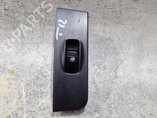 Mando elevalunas trasero izquierdo HYUNDAI MATRIX (FC) 1.5 CRDi (102 hp) 29886095