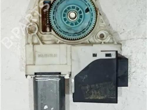 Rudehejsemotor forskærm højre SEAT IBIZA III (6L1) 1.9 TDI (131 hp) 23912079