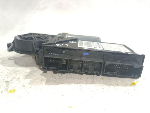 Right front window motor AUDI A4 B7 (8EC) 2.0 TDI 16V | BP39226480E20 - Image 2