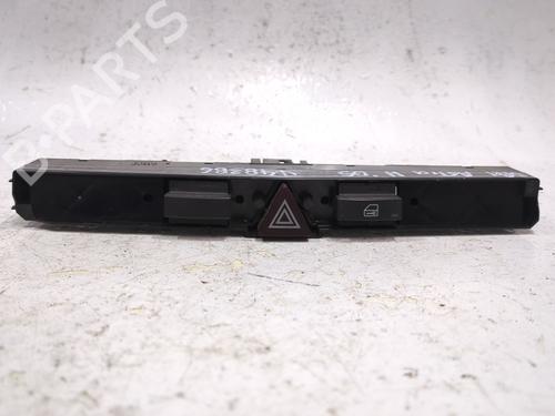 warning-switch-opel-astra-h-a04-2004-2005-2006-2007-2008-2009-2010-2011-2012-2013-2014-32700841 main image