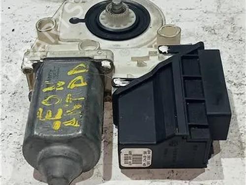 Rudehejsemotor forskærm højre SEAT LEON (1M1) 1.9 TDI (110 hp) 23912838