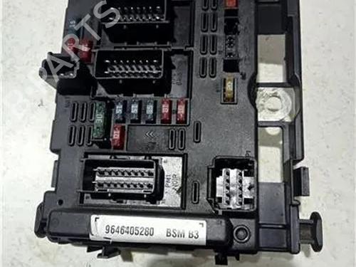 Used Fuse box CITROËN XSARA (N1) 1.9 TD (90 hp) 24968289