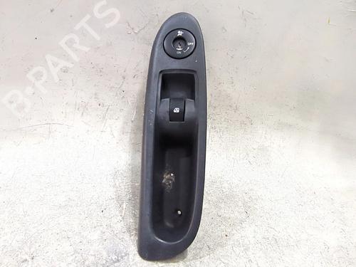 Used Right front window switch RENAULT CLIO II (BB_, CB_) 1.5 dCi (B/CB07) (65 hp) 29394003