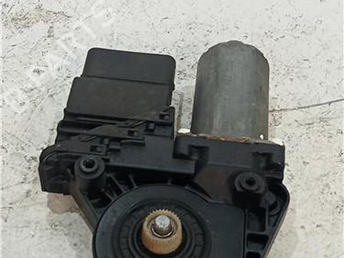 Used Right rear window motor VW PASSAT B5.5 (3B3) 1.9 TDI (130 hp) 23911967