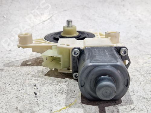 Motor do elevador de vidro trás esquerdo MERCEDES-BENZ C-CLASS (W204) C 200 CDI (204.001) | BP30684810E23 