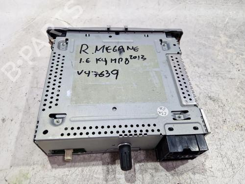 Radio RENAULT MEGANE III Hatchback (BZ0/1_, B3_) 1.6 16V (BZ0H) | BP29525657E6
