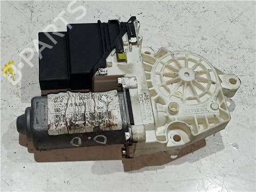Used Right rear window motor SEAT LEON (1M1) 1.9 TDI (110 hp) 23913176
