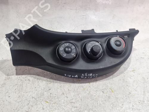 Used Climate control Climate control TOYOTA YARIS (_P13_) 1.0 (KSP130) (72 hp) 34121982 34121982