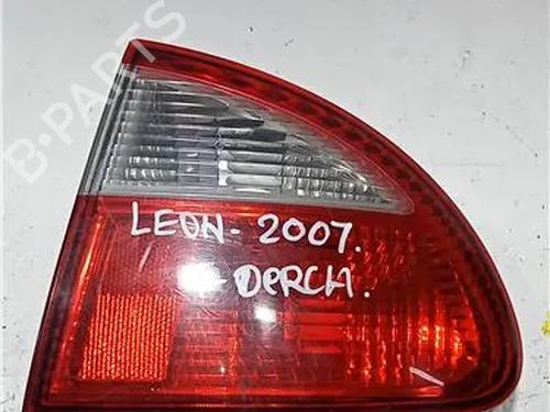 Højre baglygte SEAT LEON (1M1) 1.9 TDI (110 hp) 23916943