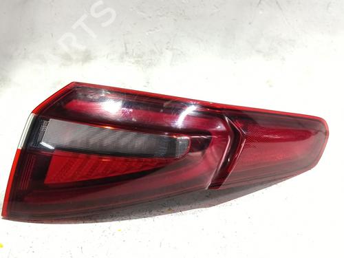 right-taillight-alfa-romeo-stelvio-949_-2016-38703077 main image