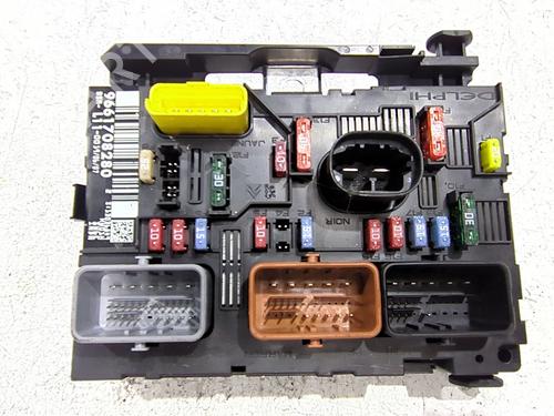 fuse-box-peugeot-207-wa_-wc_-2006-2007-2008-2009-2010-2011-2012-2013-2014-2015-32009268 main image