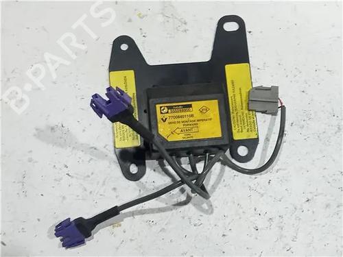 Used ECU airbags RENAULT CLIO II (BB_, CB_) 1.5 dCi (B/CB08) (82 hp) 23918831