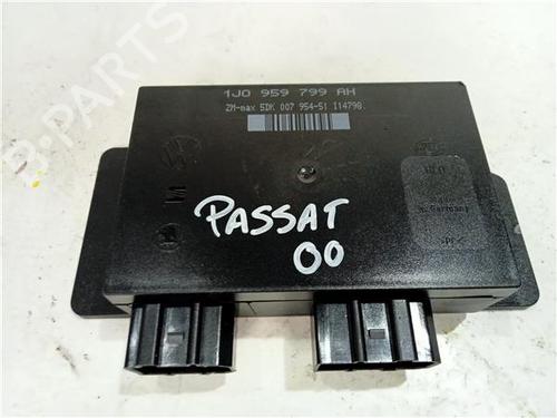Used Comfort control module VW PASSAT B5.5 (3B3) 1.9 TDI (130 hp) 23920940