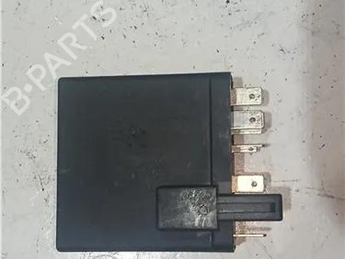 Used Fuse box AUDI 200 C3 Saloon (447, 448) 2.1 Turbo quattro (182 hp) 25616711