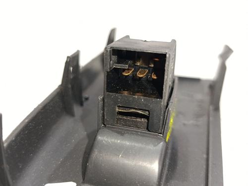 Right front window switch SKODA FABIA I (6Y2) 1.9 TDI | BP37719355I26 - Image 3