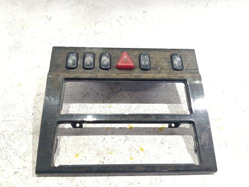 Used Switch Switch MERCEDES-BENZ E-CLASS (W210) E 300 Turbo-D (210.025) (177 hp) 40279664 40279664