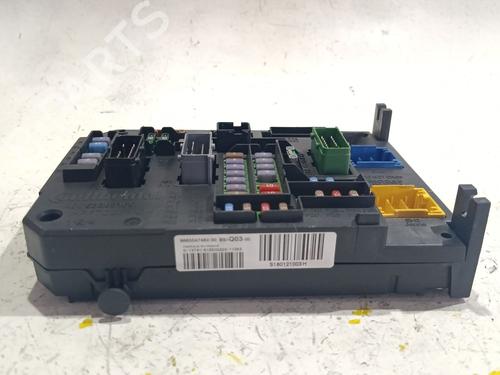 Used Fuse box Fuse box 39641155 39641155