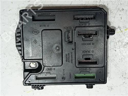 Used Fuse box RENAULT SCÉNIC I MPV (JA0/1_, FA0_) 1.9 dCi (JA05, JA1F) (102 hp) 23915214